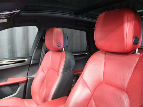 Used 2021 Porsche Macan image 5