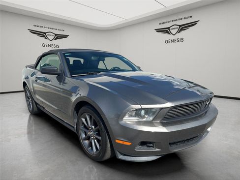 Used 2011 Ford Mustang Premium w/ 203A Rapid Spec Order Code image 7