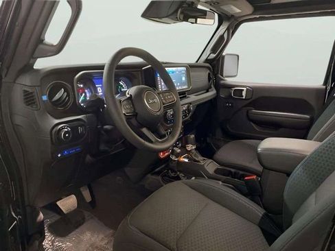 Used 2025 Jeep Wrangler Unlimited Rubicon 4xe w/ Convenience Group image 31