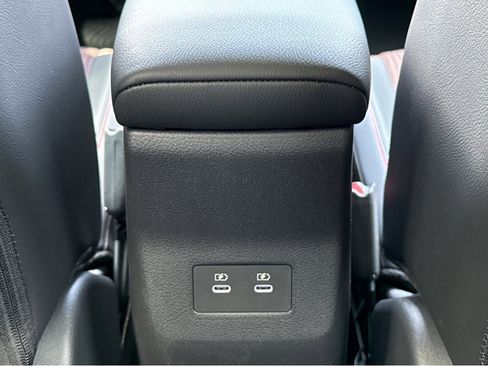 New 2026 Nissan Kicks SR FWD image 17