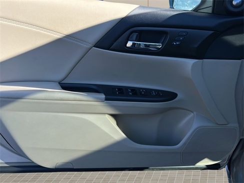 Used 2015 Honda Accord EX-L image 16