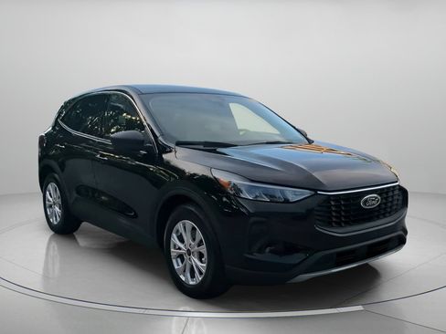 Certified 2023 Ford Escape Active FWD image 2