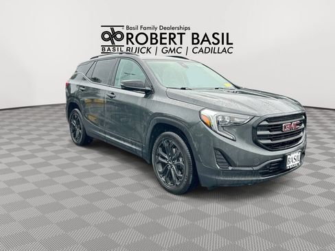 Used 2020 GMC Terrain SLE w/ Driver Convenience Package AWD/4WD image 2