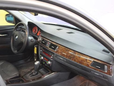 Used 2010 BMW 328i xDrive Sedan AWD/4WD image 12