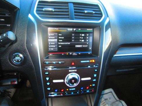 Used 2016 Ford Explorer Limited w/ Equipment Group 301A AWD/4WD image 19