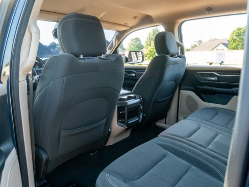 Used 2019 RAM 1500 Big Horn RWD image 12