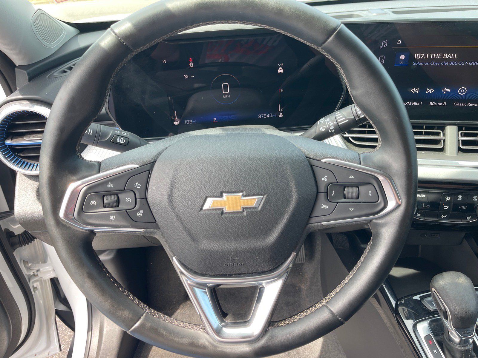 Used 2024 Chevrolet Trax LT w/ LT Convenience Package FWD image 7