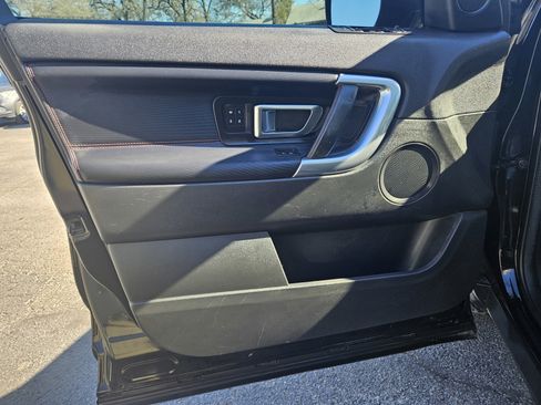 Used 2017 Land Rover Discovery Sport HSE image 17