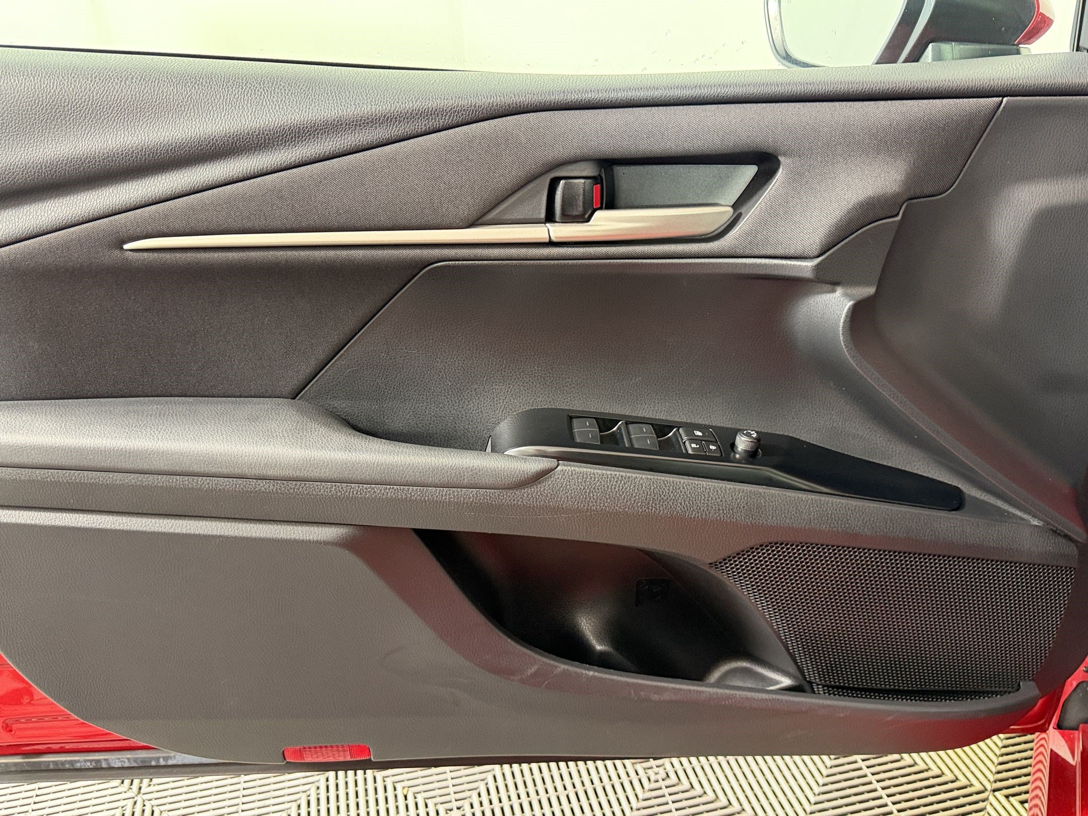 Used 2025 Toyota Camry LE FWD image 12
