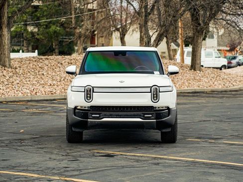 Used 2022 Rivian R1T Adventure image 2