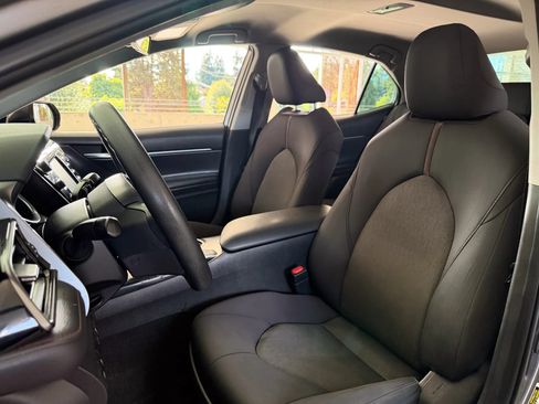 Used 2020 Toyota Camry LE FWD image 15
