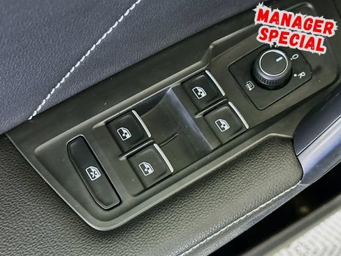 Used 2023 Volkswagen Tiguan SE FWD image 19