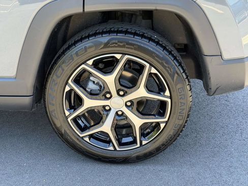 Certified 2024 Jeep Compass Latitude AWD/4WD image 10