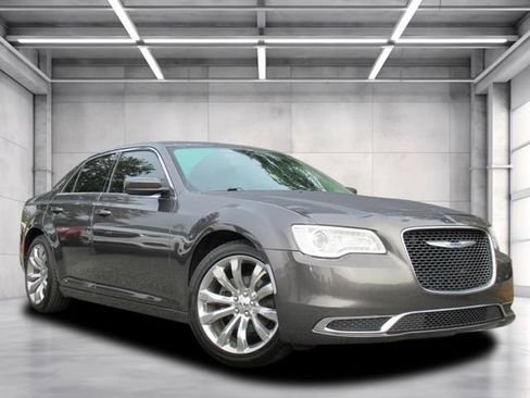 Used 2019 Chrysler 300 Touring w/ Quick Order Package 2EF image 1