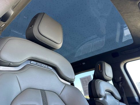 Used 2022 Rivian R1T Adventure image 20