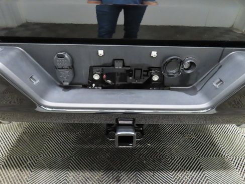 Used 2025 GMC Sierra 1500 Elevation image 36