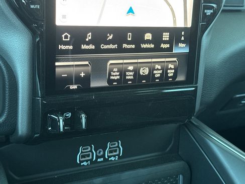 New 2026 RAM 3500 Laramie AWD/4WD image 19