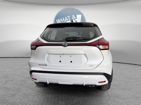 Used 2023 Nissan Kicks SV image 5