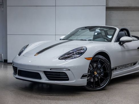 Certified 2024 Porsche 718 Boxster RWD image 23