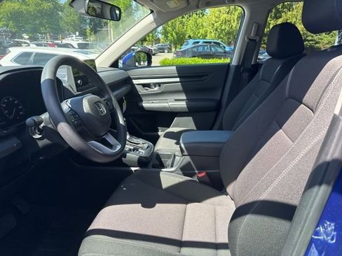 Used 2025 Honda CR-V LX image 5