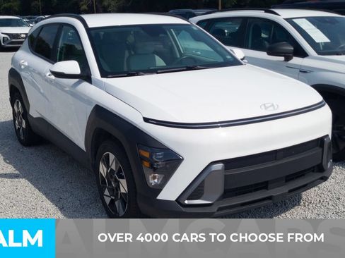 Used 2025 Hyundai Kona SEL FWD image 2