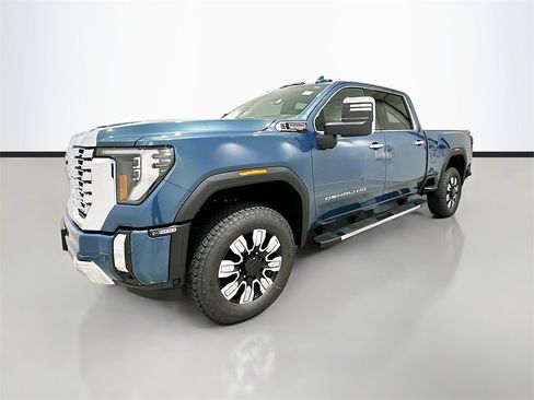 New 2025 GMC Sierra 2500 Denali w/ Denali Reserve Package image 3