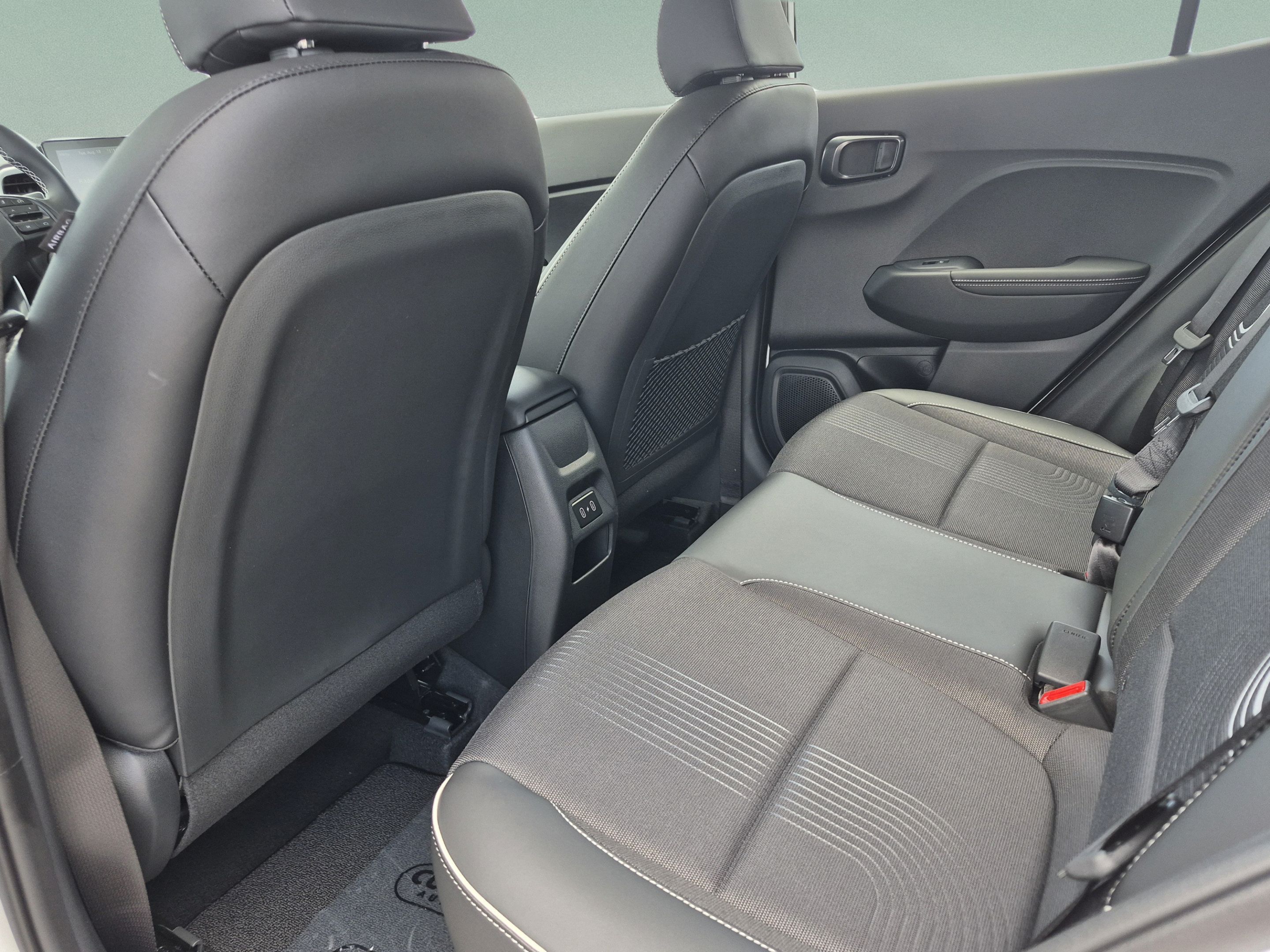 New 2026 Hyundai Venue SEL FWD image 15