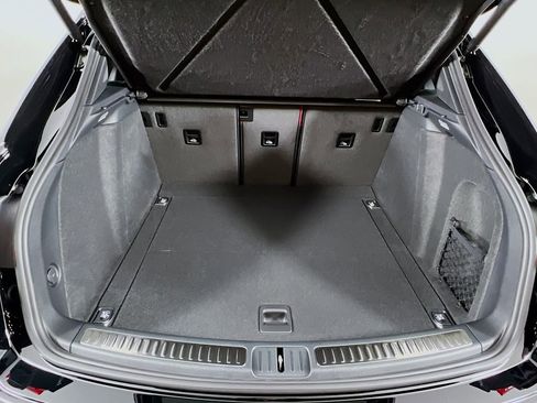 New 2026 Porsche Macan image 27