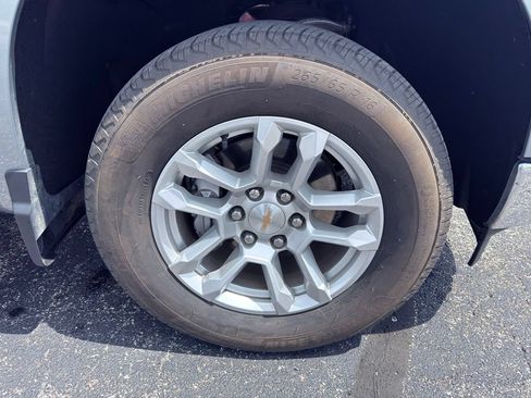 Used 2025 Chevrolet Silverado 1500 LT AWD/4WD image 22