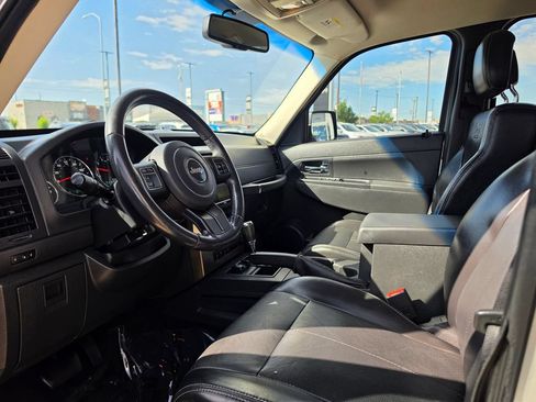 Used 2012 Jeep Liberty Sport AWD/4WD image 9