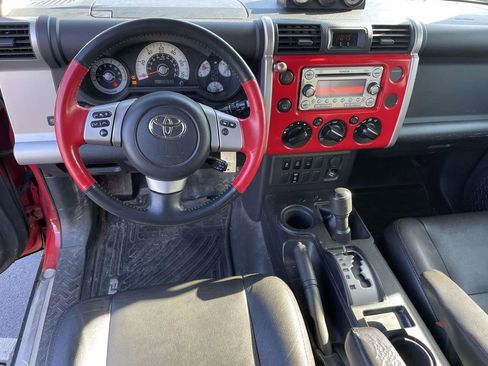 Used 2012 Toyota FJ Cruiser 4WD image 23
