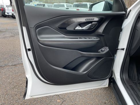 Used 2024 GMC Terrain AT4 image 13