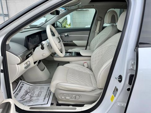 Used 2023 Genesis GV60 Performance image 4