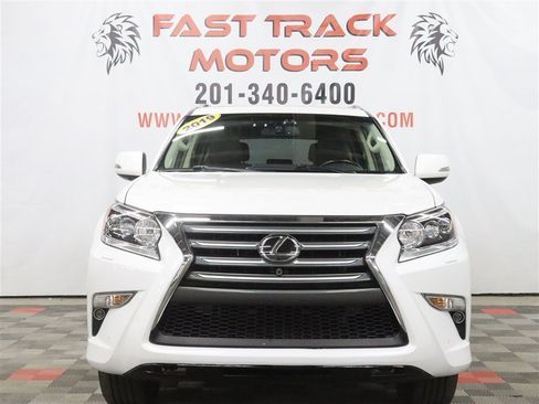 Used 2019 Lexus GX 460 Luxury AWD/4WD image 2