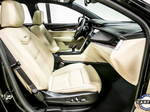 Used 2017 Cadillac XT5 Premium Luxury w/ Advanced Security Package image 32