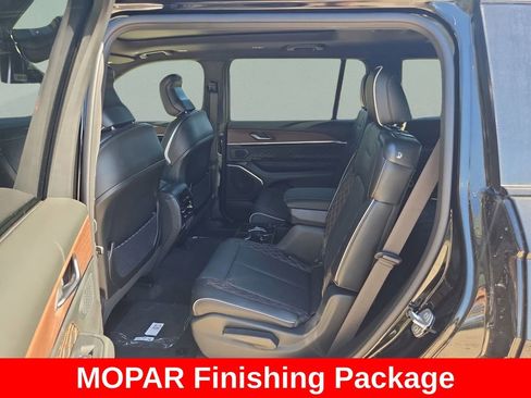 New 2025 Jeep Grand Cherokee L Summit w/ Obsidian Package AWD/4WD image 17