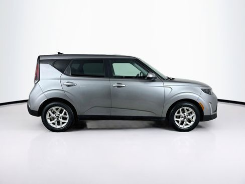 Used 2025 Kia Soul LX w/ LX Technology Package FWD image 10