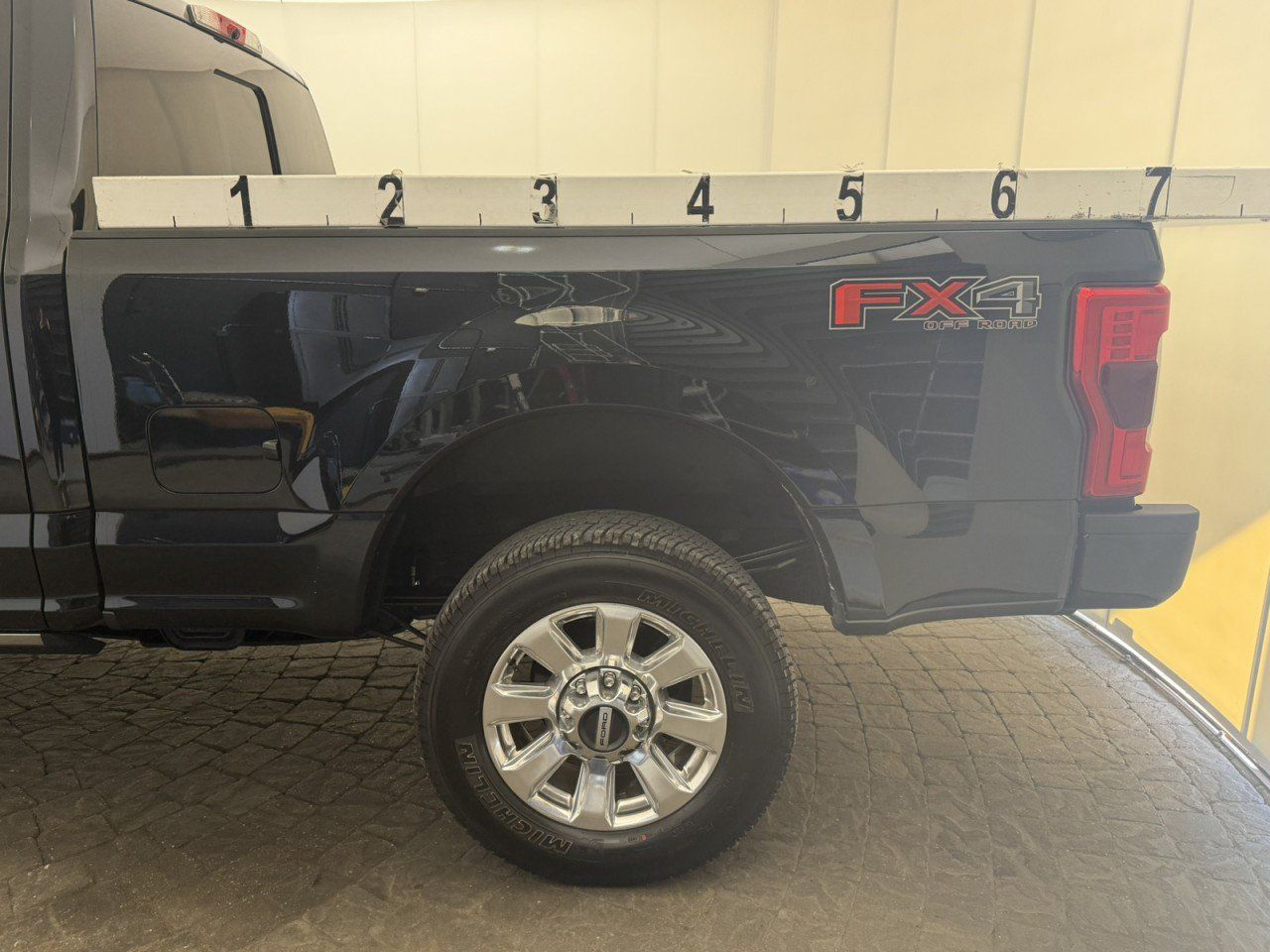 Certified 2019 Ford F250 Platinum w/ Platinum Ultimate Package AWD/4WD image 5