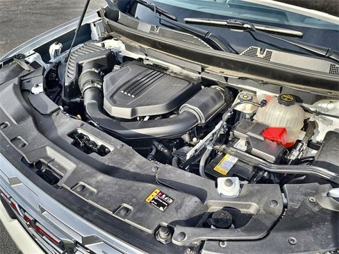 Used 2024 GMC Acadia Denali w/ Super Cruise Package image 17