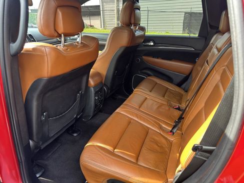 Used 2016 Jeep Grand Cherokee SRT image 12