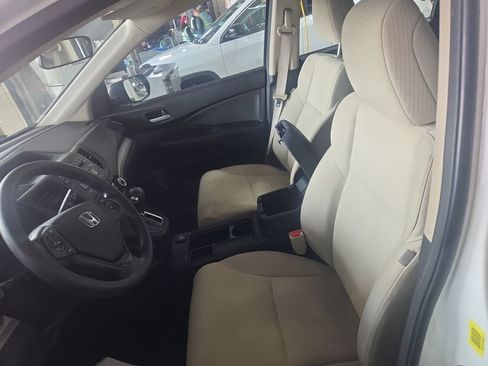 Used 2016 Honda CR-V LX image 3