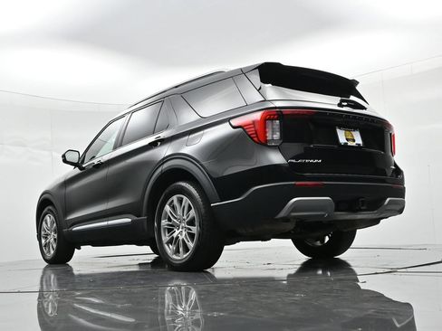 Certified 2026 Ford Explorer Platinum AWD/4WD image 22