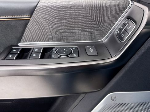 Used 2023 Ford F350 Platinum image 32