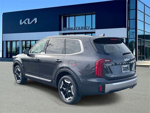 New 2025 Kia Telluride S image 9
