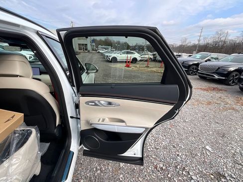 New 2026 Genesis GV70 3.5T Sport Prestige AWD/4WD image 33