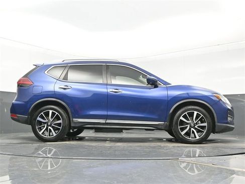 Used 2020 Nissan Rogue SL w/ Premium Package image 28