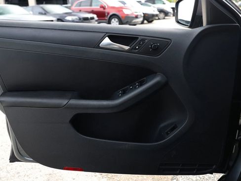 Used 2012 Volkswagen Jetta SE FWD image 37