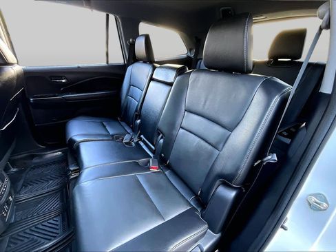 Used 2018 Honda Pilot Touring image 21