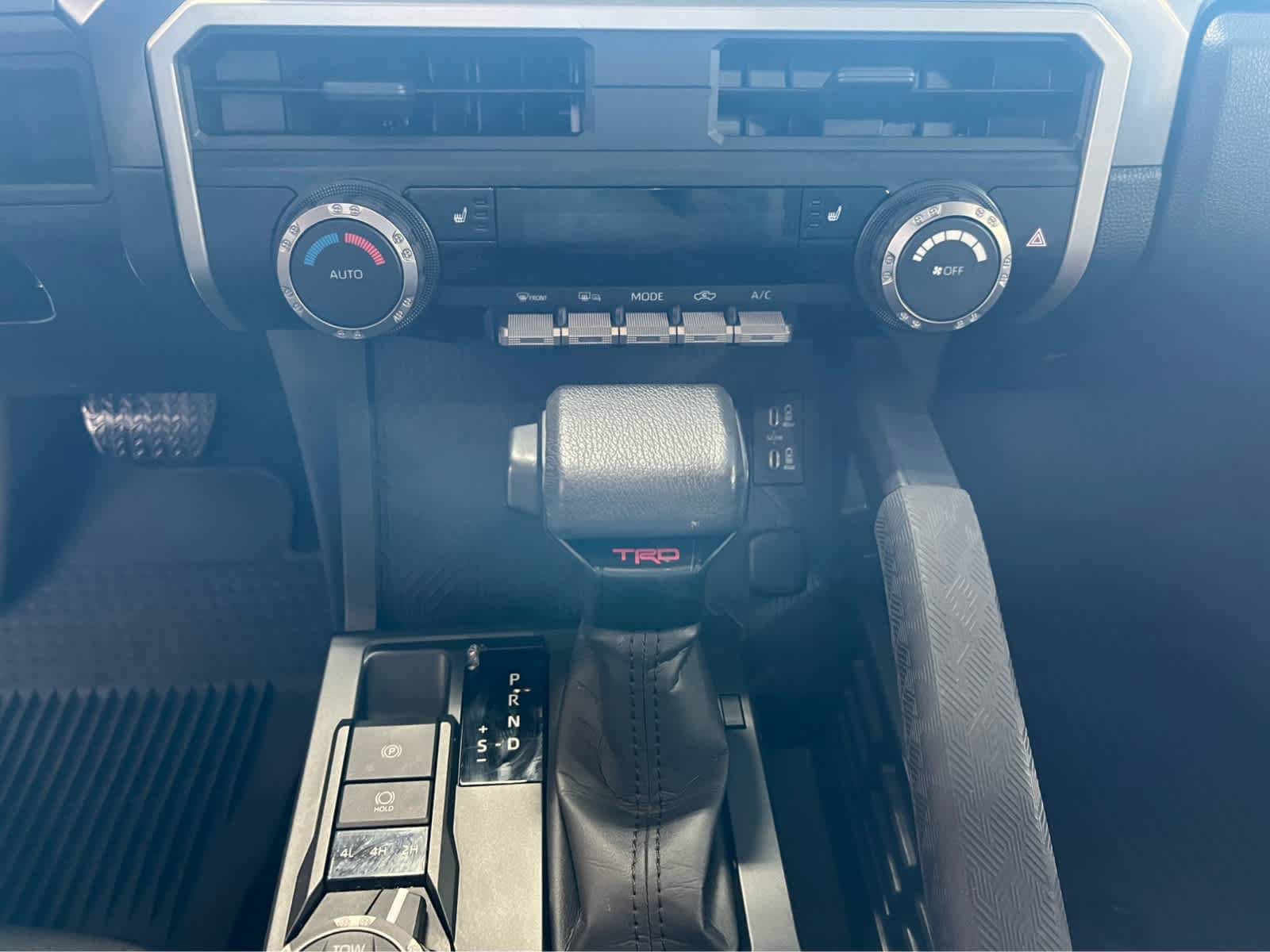 Used 2025 Toyota Tacoma TRD Off-Road AWD/4WD image 30