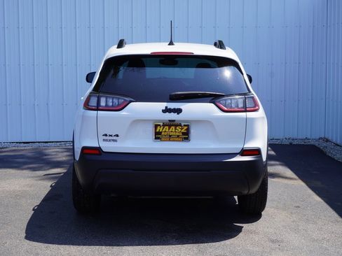 Used 2023 Jeep Cherokee Altitude Lux image 5